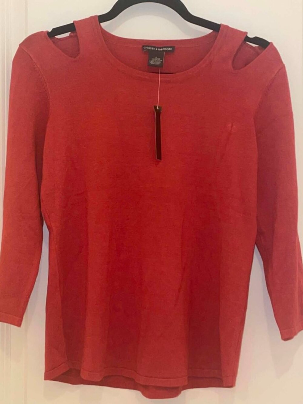 CHELSEA & THEODORE Women’s NEW Rust Orange Cold Shoulder Top, Size S